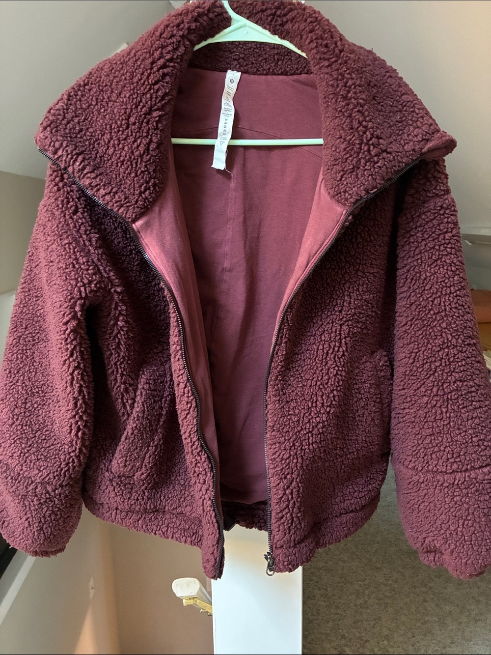 Lululemon size 8 Women's Sherpa Zip Jacket - Burgundy